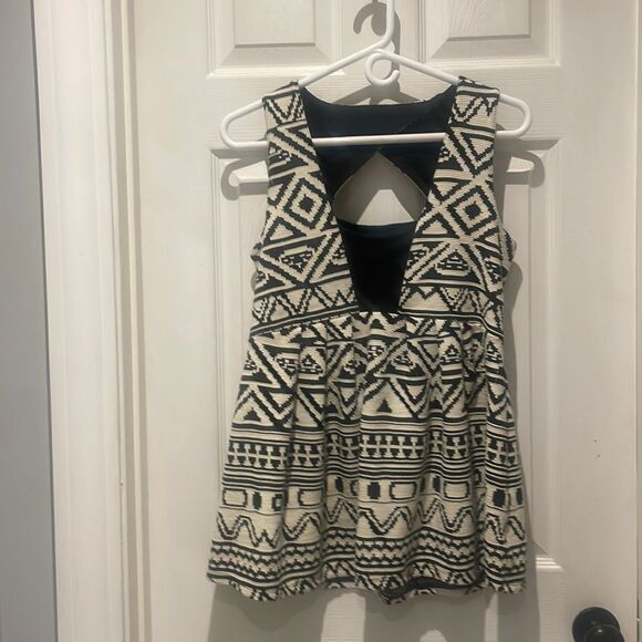 A Pea in the Pod Aztec print 2-piece maternity skirt set SZ S/M - Picture 3 of 12